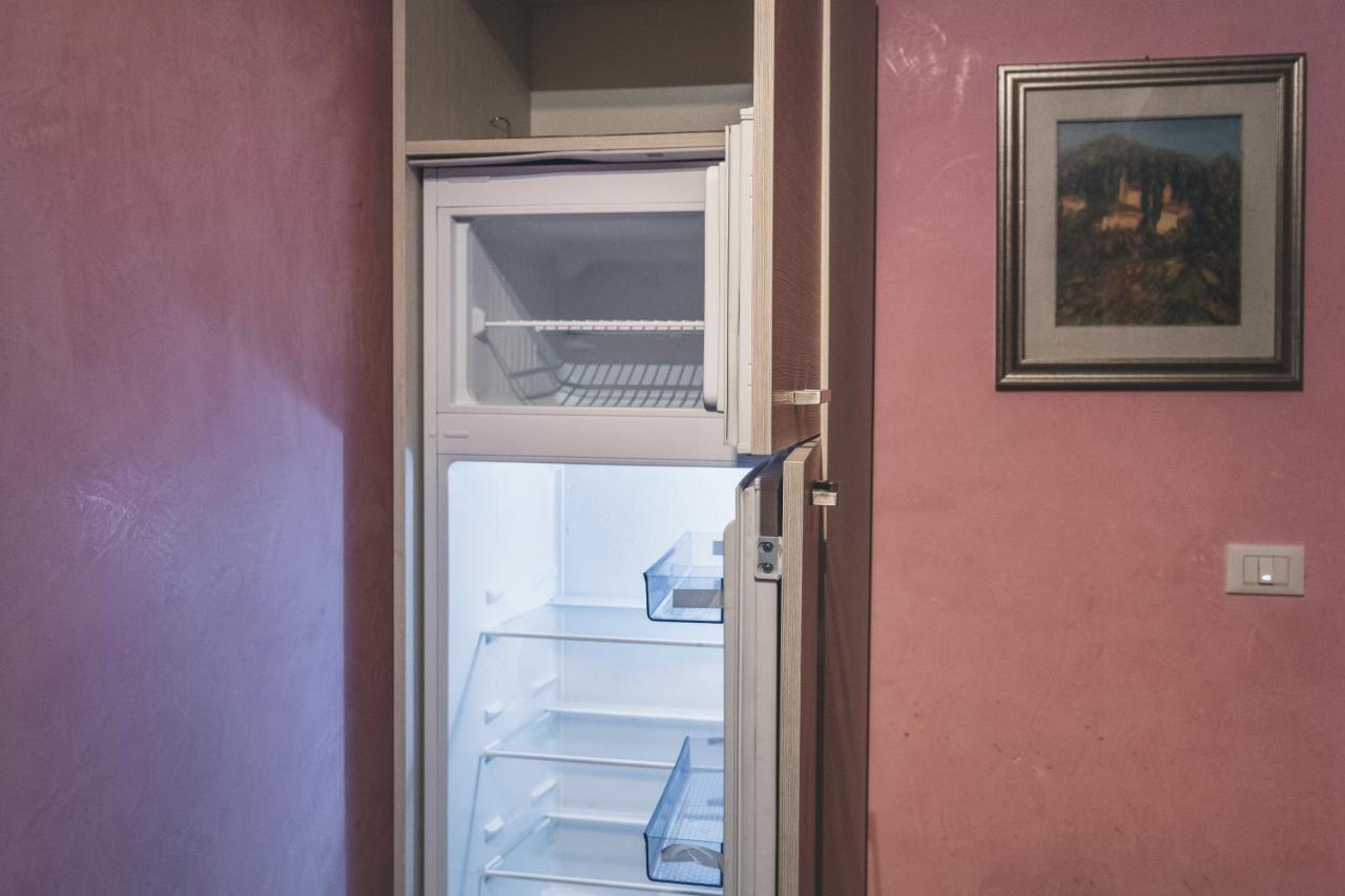 Bulldog Station With Private Wc, Ac, Tv Отель типа 